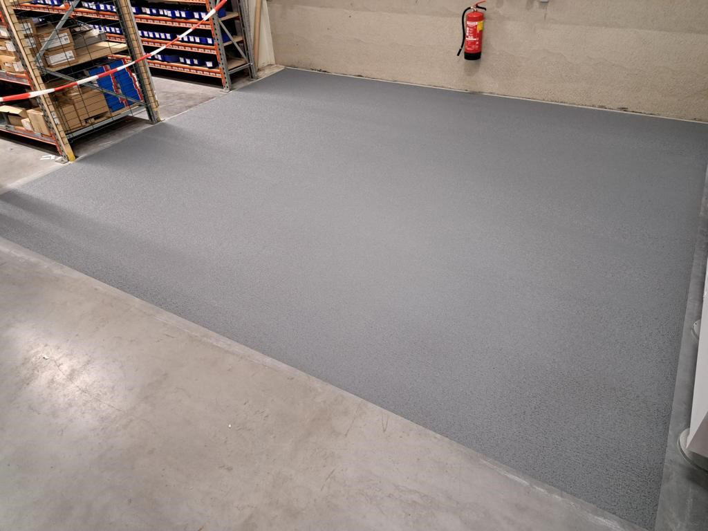 gripfactory_GRIPcoatings_Henkel-Loctite_project_0003 Rutschhemmend beschichtete Bodenfläche in einem industriellen Referenzprojekt